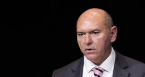 O NHS está “a poucos dias” de ficar sem alguns suprimentos devido à guerra no Irã, disse o chefe do executivo