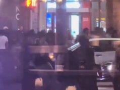 Impressionante subúrbio de Chicago eleito o melhor lugar para se viver na América em 2025, invadido por centenas de adolescentes violentos