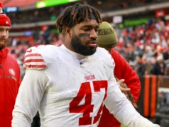 Niners DE Bryce Huff anuncia aposentadoria aos 27 anos e abre empresa para combater incêndios em baterias de lítio