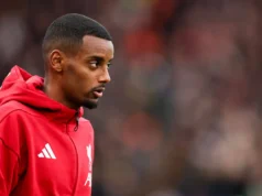 Arne Slott quebra o silêncio sobre o retorno de Alexander Isak de lesão