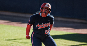 O softball do Arizona derrota a BYU pela 7ª vitória na regra de execução, abertura da Big 12 Series