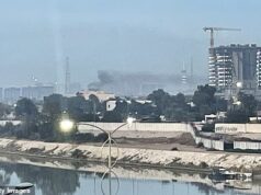 O Irã ataca um porto crítico dos Emirados Árabes Unidos e ameaça sequestrar militares dos EUA depois que um míssil atinge a embaixada dos EUA, enquanto Teerã promete vingança pela ‘abolição’ da Ilha Kharg por Trump: ATUALIZAÇÕES AO VIVO