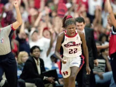 Enquanto o sol se põe na temporada da WNBA em Connecticut, o Houston Comets está de volta, onde os fãs enfrentam uma triste realidade.