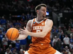 O nº 11 do Texas se torna o 6º primeiro time a chegar ao Sweet 16 com uma vitória surpreendente sobre o nº 3 Gonzaga.