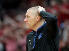 Kentucky entrou em colapso no segundo tempo contra o estado de Iowa, com falta de mão de obra.