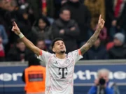 Bayern de Munique empata em 1 a 1 com o Bayer Leverkusen após 2 cartões vermelhos, Dortmund termina