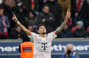 Bayern de Munique empata em 1 a 1 com o Bayer Leverkusen após 2 cartões vermelhos, Dortmund termina