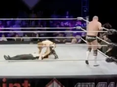 O árbitro da OVW Dallas Edwards sofre uma grave emergência médica após um acidente de luta livre