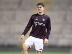 Jacob Devaney: Emprestado do Man United dá masterclass de meio-campo