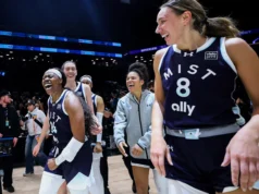 Sob as luzes brilhantes do Brooklyn, o Fantasma e a Névoa avançaram para o campeonato incontestado