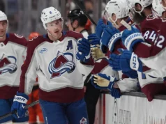 Cal Makar e Parker Kelly lideram o Avalanche na vitória do SoCal sobre os Ducks por 5-1