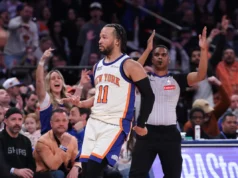 Os Knicks encerraram a seqüência de 11 vitórias consecutivas dos Spurs com uma onda inicial que levou a uma vitória decisiva por 114-89.