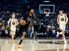 Jayre Williams marca 19 pontos na derrota do Nets por 109-106 para o Warriors