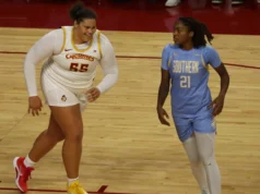 O basquete feminino do estado de Iowa fica em 8º lugar no March Madness Open contra Syracuse