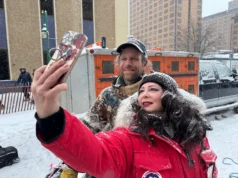 Depois de treinar na neve profunda e no frio extremo, a ex-estrela do reality show quer conquistar novamente o Iditarod