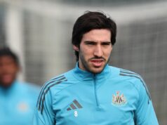 O Arsenal despertou seu interesse no meio-campista