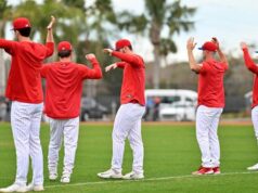 Phillies faz três mudanças na escalação para restringir as opções de escalação do Dia de Abertura