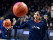 Sarah Strong não se importa com o estrelato. Um foco vencedor pode torná-lo um dos maiores nomes de todos os tempos da UConn