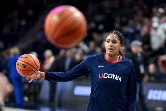 Sarah Strong não se importa com o estrelato. Um foco vencedor pode torná-lo um dos maiores nomes de todos os tempos da UConn