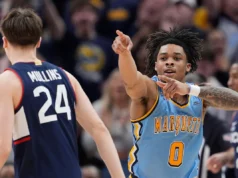 Shaka Smart e Marquette surpreendem Dan Hurley e UConn no final da temporada regular