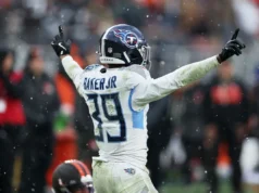 Darrell Baker dos Titãs foi classificado como um dos piores cantos de perímetro em 2025