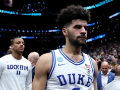 A pior derrota de Duke no torneio da NCAA desde o último título, incluindo queda contra UConn