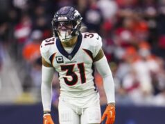 O ex-grande jogador do Broncos ainda quer jogar, mas apenas nos seus termos