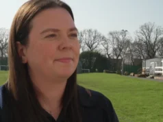 Equipes de netball pedem melhores instalações