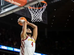 March Madness 2026: Como assistir ao jogo da segunda rodada UConn x UCLA hoje no torneio de basquete masculino da NCAA