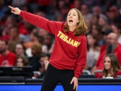 USC adiciona uma terceira cinco estrelas à classe de recrutamento número 1 do basquete feminino