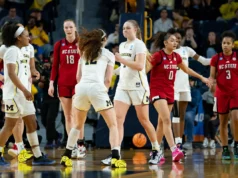 Para os inimigos do Sweet 16, Michigan e Louisville, ‘jovem é lindo’ com estrelas do segundo ano como Olivia Olson e Imari Berry