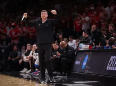 Perfil de treinador principal de Mark Byington para basquete UNC