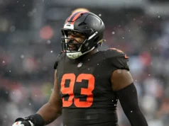 Shelby Harris conhece os Gigantes