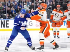 Os Maple Leafs venceram os Ducks por 6-4 para encerrar uma derrota de 8 jogos. Mathews sofreu uma lesão no joelho