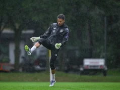 Quem é Leonard Prescott? O goleiro de 16 anos pode estrear-se pelo Bayern contra o Atalanta pela Liga dos Campeões