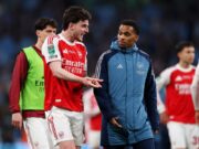 O zagueiro do Arsenal, Jurien Timber, está lutando contra a lesão na virilha que contraiu contra o Everton.