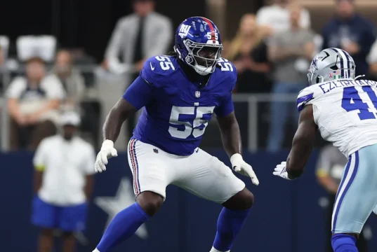 James Hudson, signatário do Patriots, se forma instantaneamente em agência gratuita