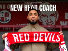 O ex-atacante do Prem Kazim-Richards assume o lugar de Crawley
