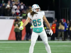 Os Dolphins assinarão novamente com TE Greg Dulcich