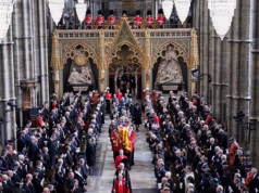 A BBC foi acusada de ser “anti-britânica” depois de ter reduzido a equipa a apenas uma por trás de grandes eventos estatais, como o funeral da Rainha e o Domingo da Memória – apesar de ter enviado 550 soldados para Glastow.