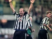 Qual jogador de futebol marcou mais gols e assistências na era da Premier League?