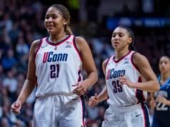 Primeira equipe AP All-America repleta de estrelas liderada por Sarah Strong da UConn, Lauren Bates da UCLA e Mikayla Blakes da Vanderbilt