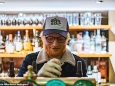 O bar e lanchonete de Ed Sheeran, Bertie’s Blossoms, atinge a crise dos pubs britânicos à medida que sua dívida aumenta para quase £ 1,3 milhão após dificuldades durante a Covid