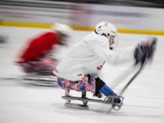 Jogos Paraolímpicos: como assistir a equipe dos EUA x Alemanha no hóquei em trenó hoje