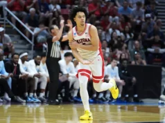 O melhor colocado Arizona venceu Long Island por 92-58 na impressionante abertura do torneio da NCAA