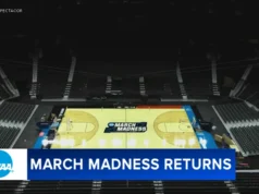 A quadra está totalmente instalada enquanto a Xfinity Mobile Arena se prepara para sediar o torneio da NCAA no sul da Filadélfia