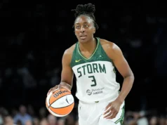Um contrato de trabalho histórico de 7 anos da WNBA avança com um termo de compromisso assinado