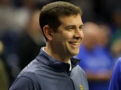 Após a demissão de Hubert Davis, o executivo do Celtics, Brad Stevens, diz que não está interessado no cargo da UNC