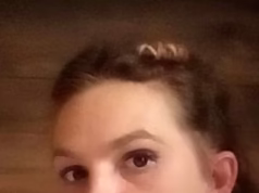 Uma mulher de 34 anos cujo corpo foi encontrado em um rio depois que ela ‘provavelmente tropeçou e desmaiou’ em um acampamento movido a álcool e drogas, ouviu um inquérito.