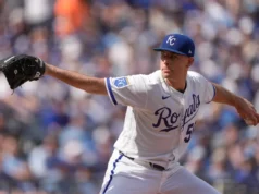 Os Royals usaram uma rara bola longa para vencer os Twins por 3-1